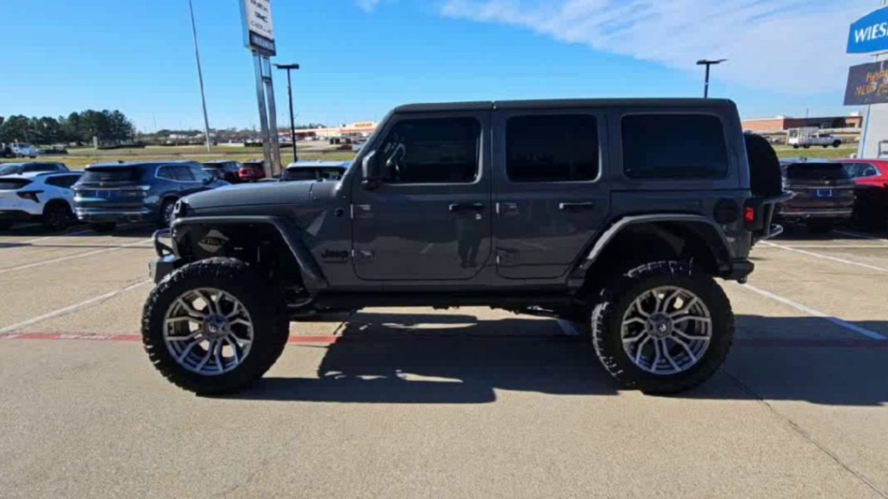 2021 Jeep Wrangler Unlimited Sahara Altitude
