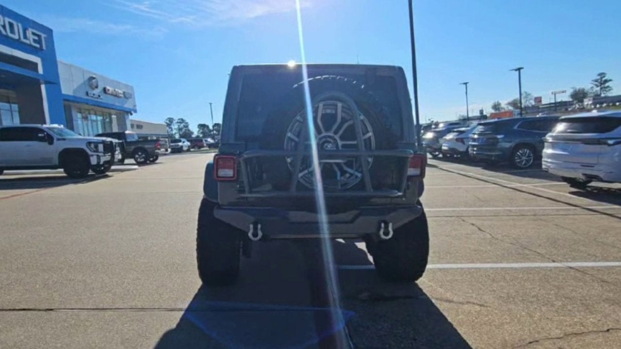 2021 Jeep Wrangler Unlimited Sahara Altitude
