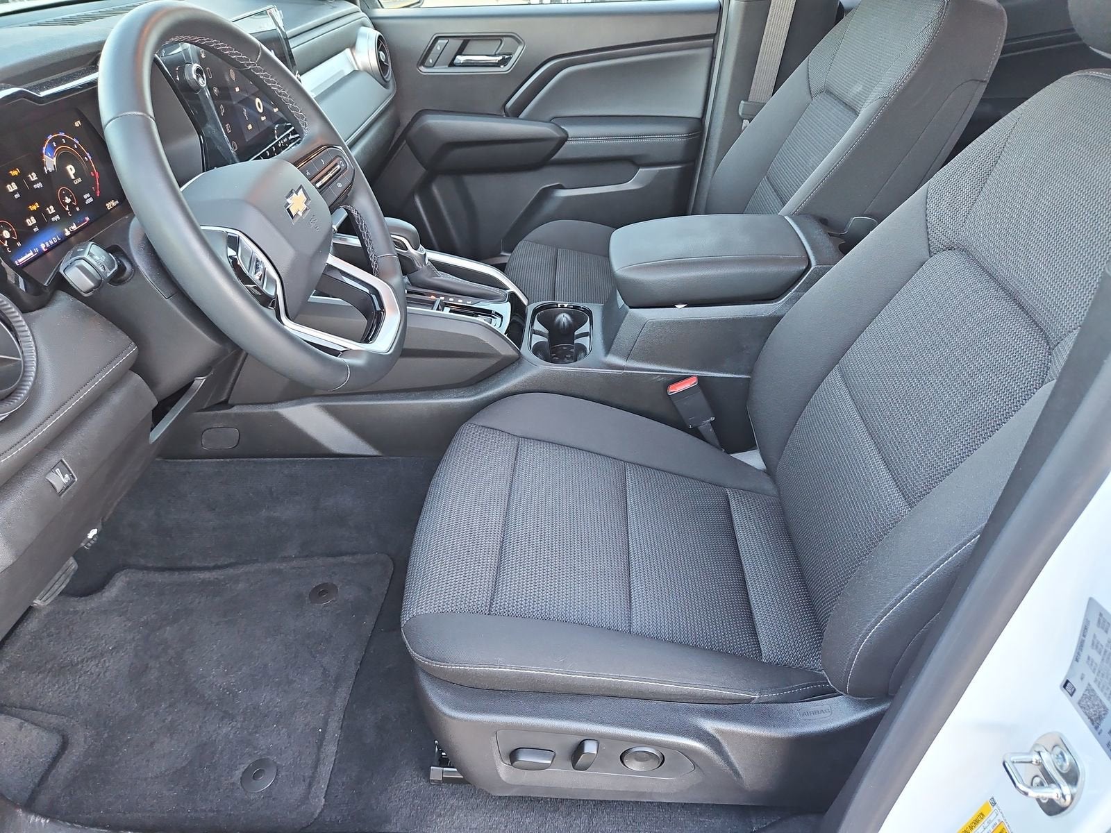 2025 Chevrolet Colorado WT/LT