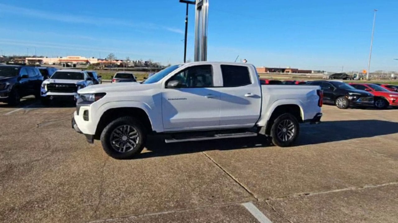 2025 Chevrolet Colorado WT/LT