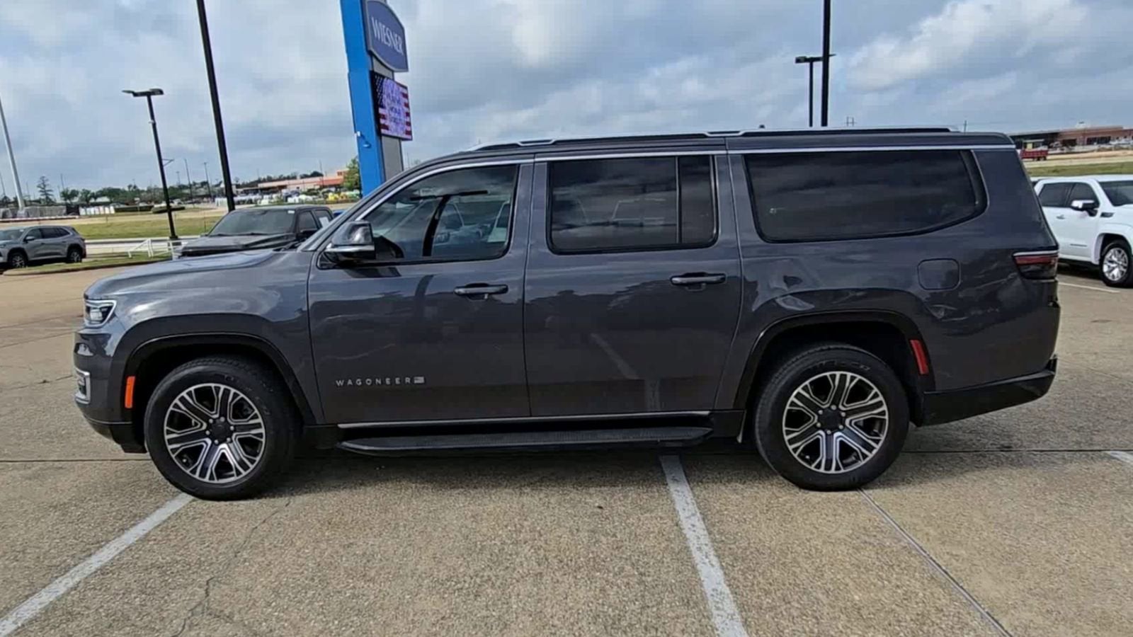 2024 Jeep Wagoneer L Series I 4x2